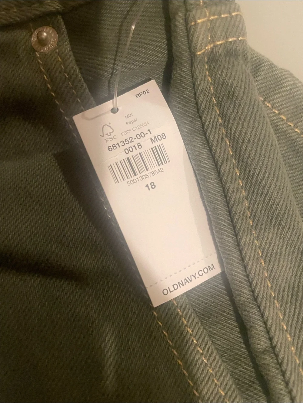 Old Navy carpenter shorts boy 18